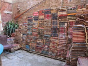 librairie acqua alta: un incontournable lors d'une visite de venise
