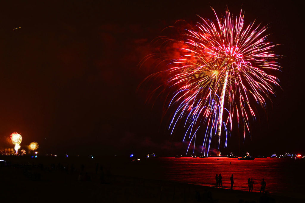 Beach on Fire: Croisière panoramique à Venise et feu d'artifice sur la plage!