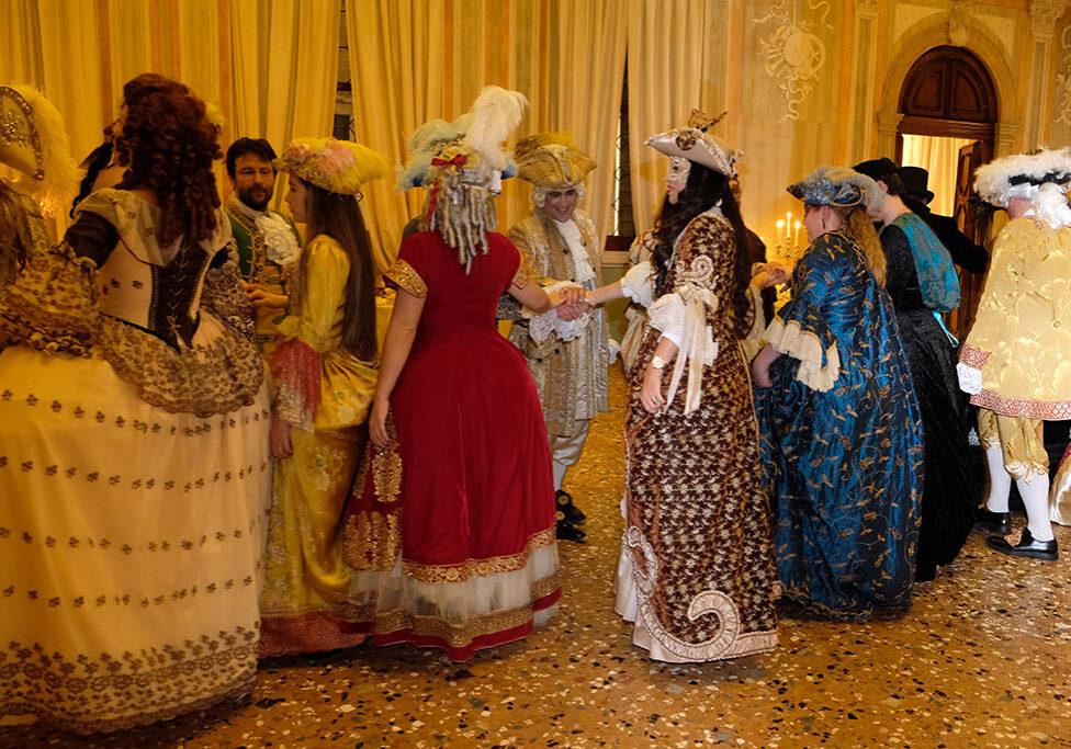 Venice Carnival Ball Бал Менуэт 1800