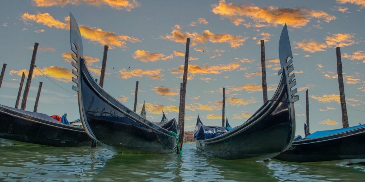 Giro in gondola al tramonto Venezia