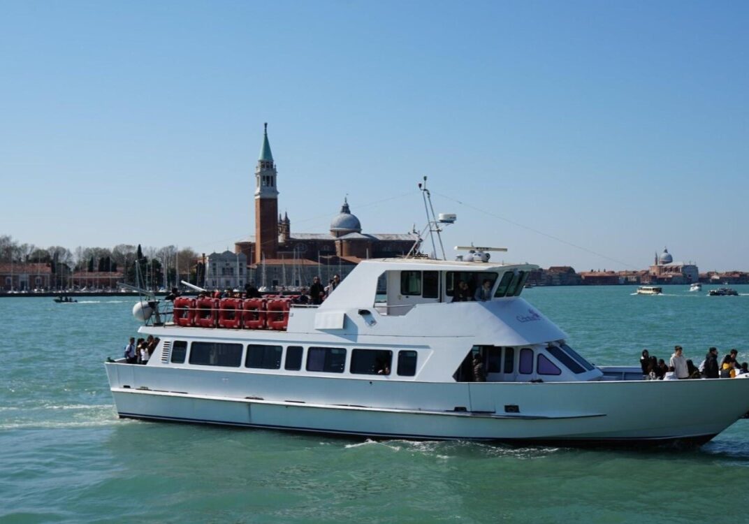 Transfert en bateau Punta Sabbioni Venise vivovenetia