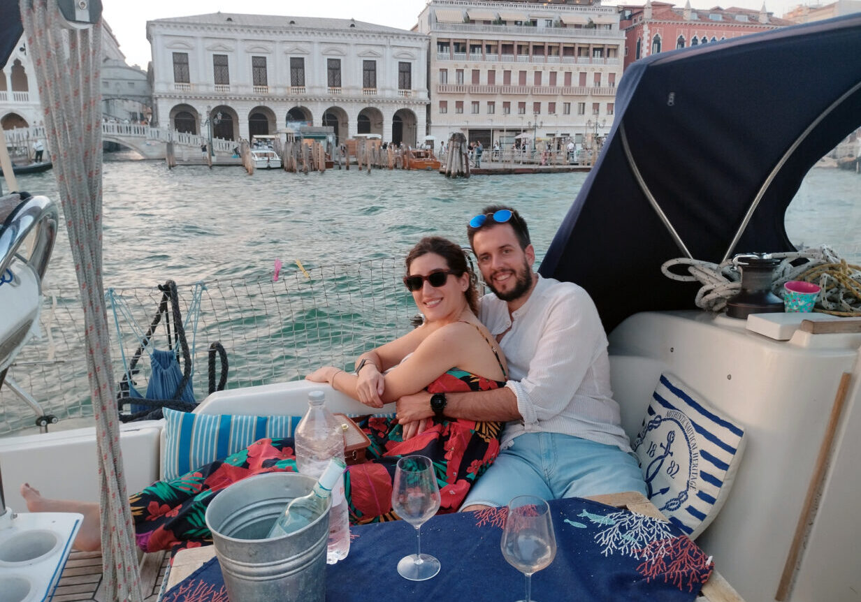 Парусная лодка Венеция. Романтический ужин на яхте