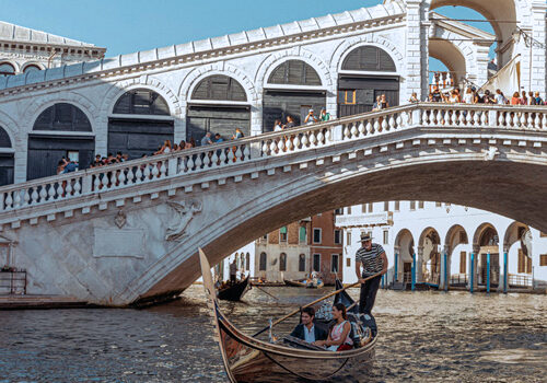 Венеция гондолы. Мост Риальто